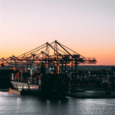 What are the advantages of aviation logistics compared to traditional logistics?